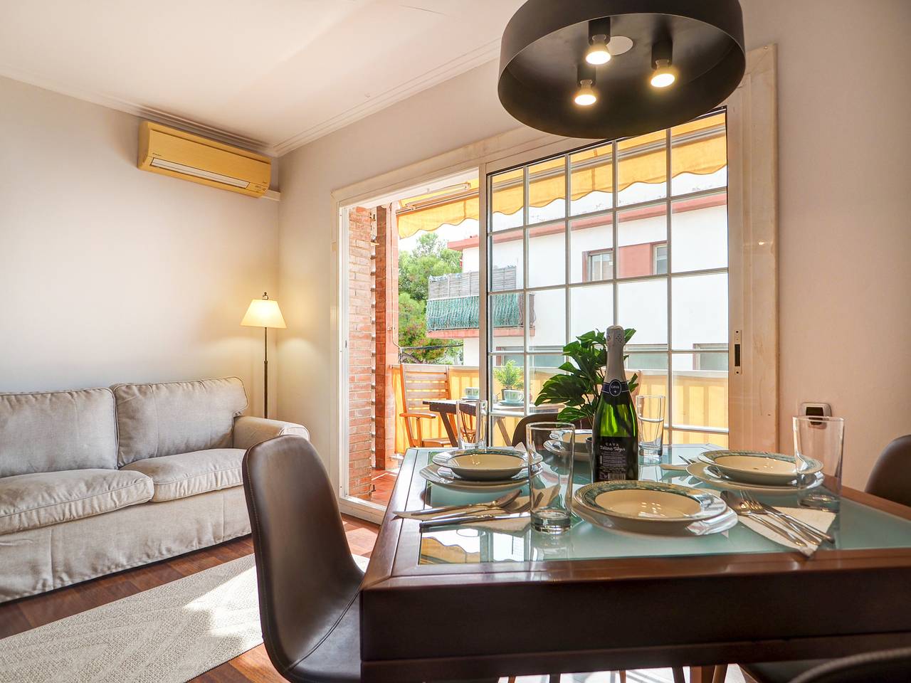 Geheel appartement, Vakantieappartement voor 2 personen met balkon in Platja Fonda (Sitges), Sitges