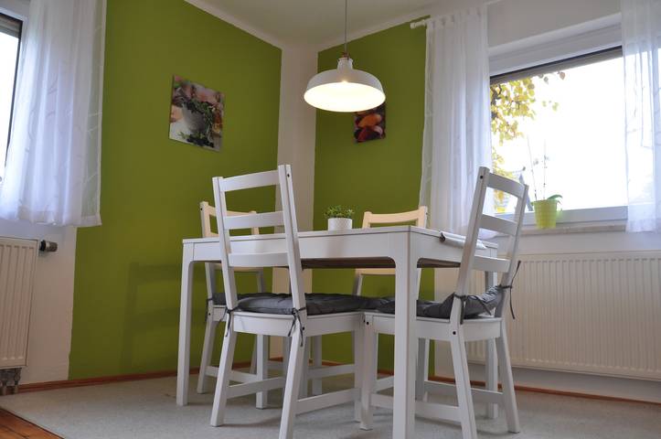 Ganze Ferienwohnung, Ferienwohnung Hortensiengarten - Ferienwohnung 78 qm, 1 sep. Schlafzimmer, Freisitz, Terrasse in Burghausen, Landkreis Altötting
