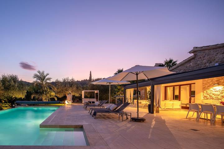 Ruime Villa Canacati met zwembad, Wi-Fi, A/C, terras & tuin in Pollença, Noord-Mallorca