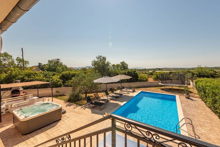 Ferienhaus für 8 Personen, mit Garten und Whirlpool in Sveti Petar na Moru - 2