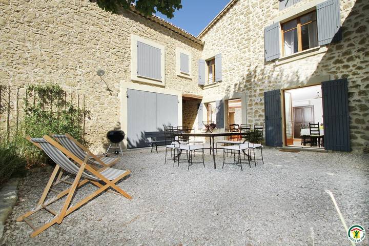 Gîte pour 8 personnes, avec terrasse et jardin - 1