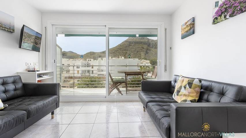 Holiday apartment for 4 people, with balcony and pool in Pine Walk