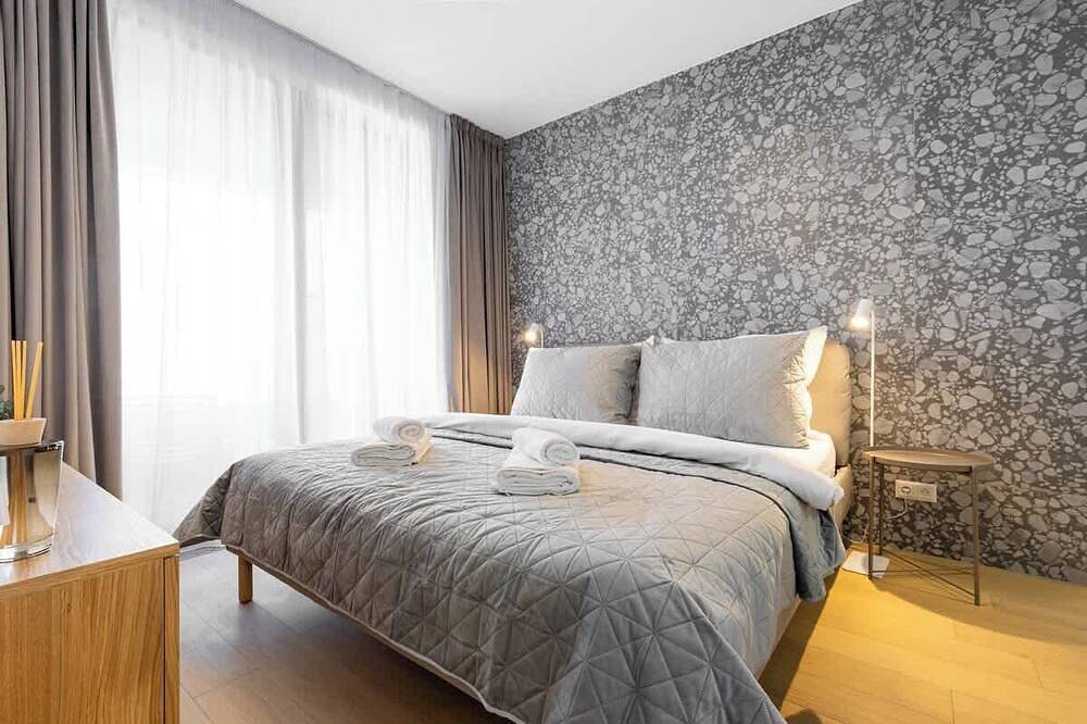 Entire apartment, Stylish Haven Skypark Apartment in Bratislava, Bratislava region