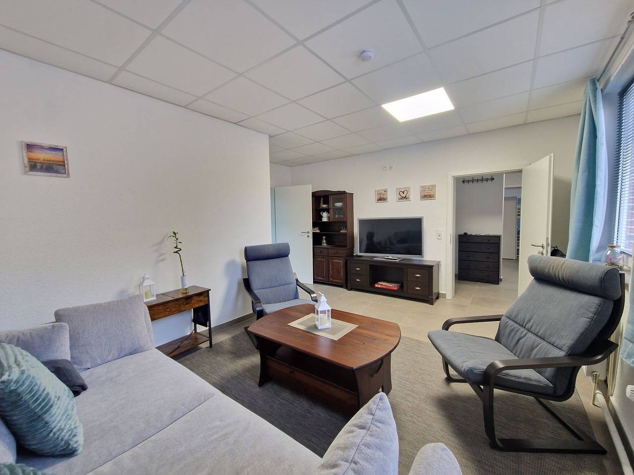 Ganze Wohnung, Komfortable Ferienwohnung Heidi in Wirdum mit Terrasse für bis zu 6 Personen in Wirdum, Nordseeküste