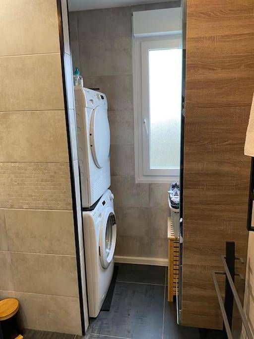 Appartement entier, Three-Bedroom Apartment in Douai, Département Nord