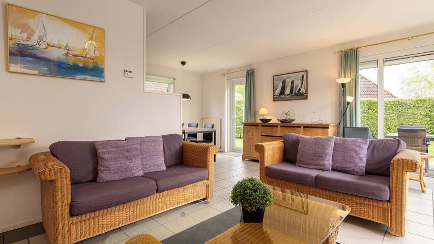 Bungalow für 8 Personen, mit Terrasse und Balkon/Terrasse in Friesland - 4