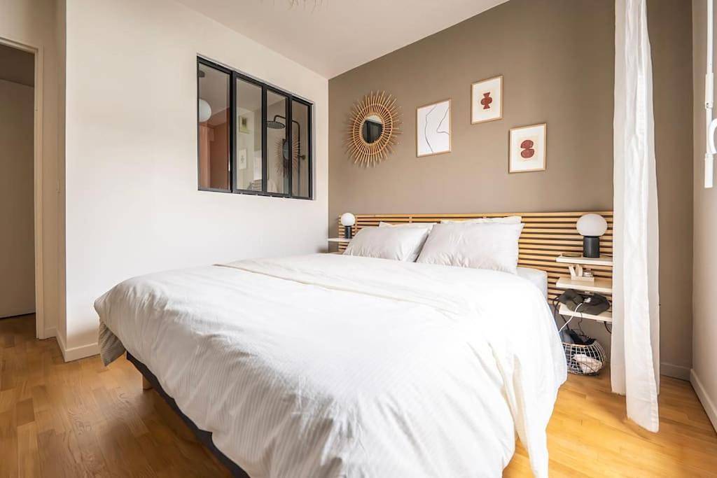 Appartement entier, One-Bedroom Apartment in Les Lilas, Seine-Saint-Denis