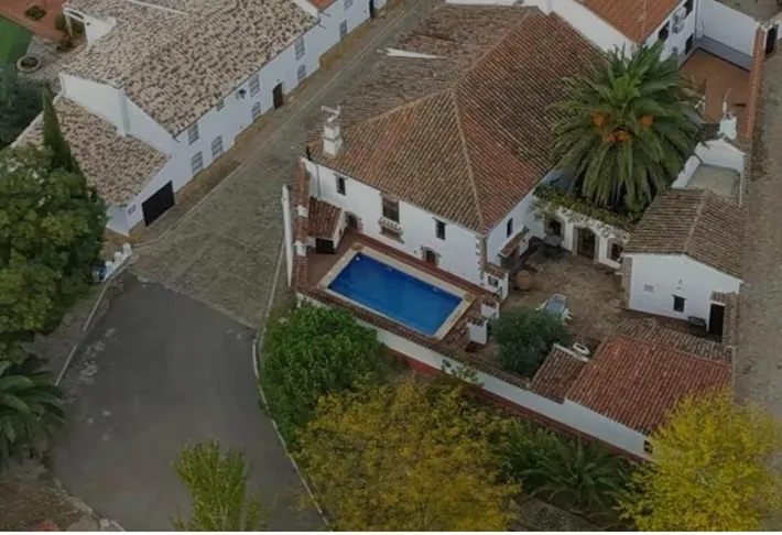 Holiday home for 20 people, with pool and view as well as garden - 1