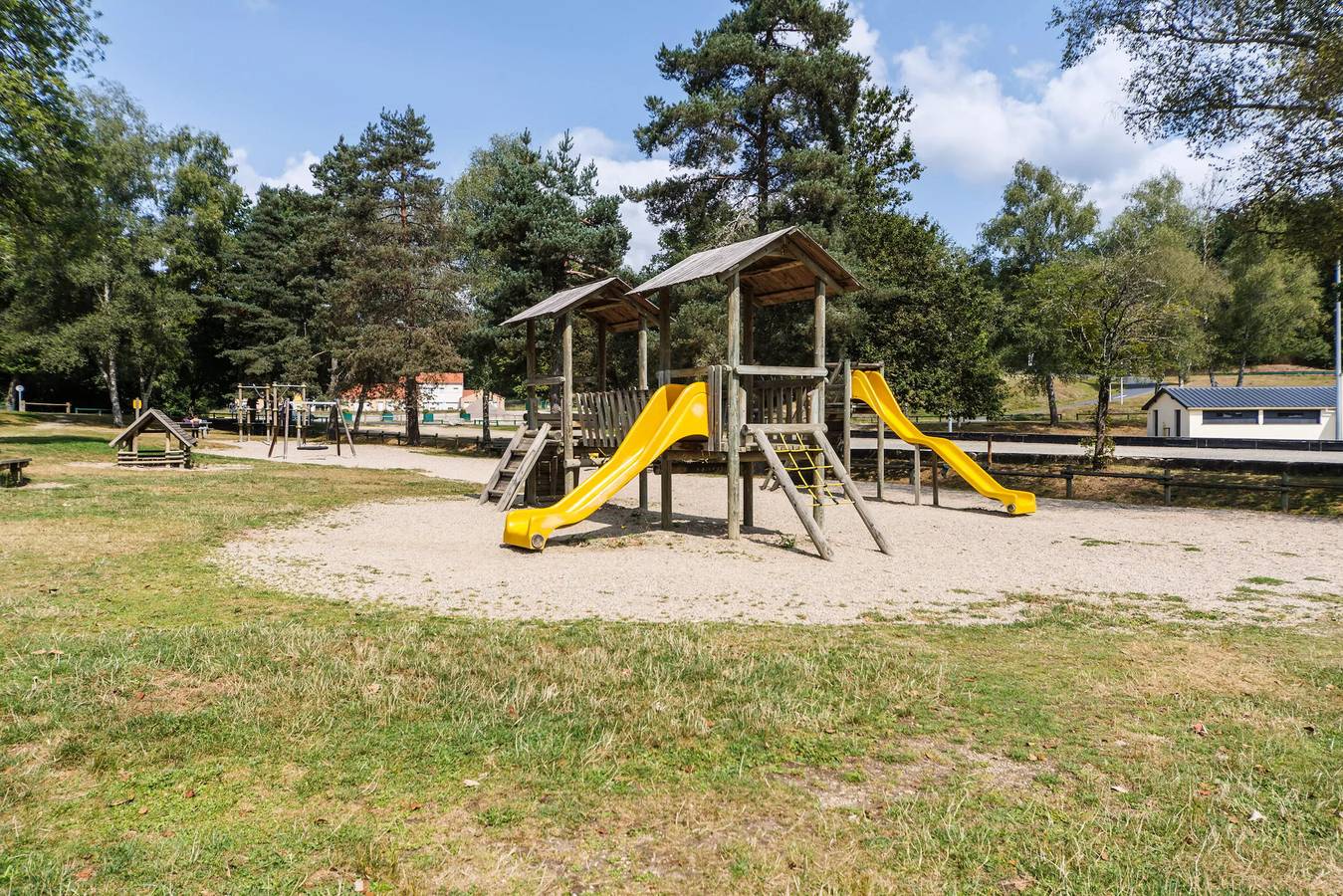 Cabaña premium 3 estancias 4 personas in Saint-Victor-Montvianeix, Parque Natural Regional Livradois-Forez