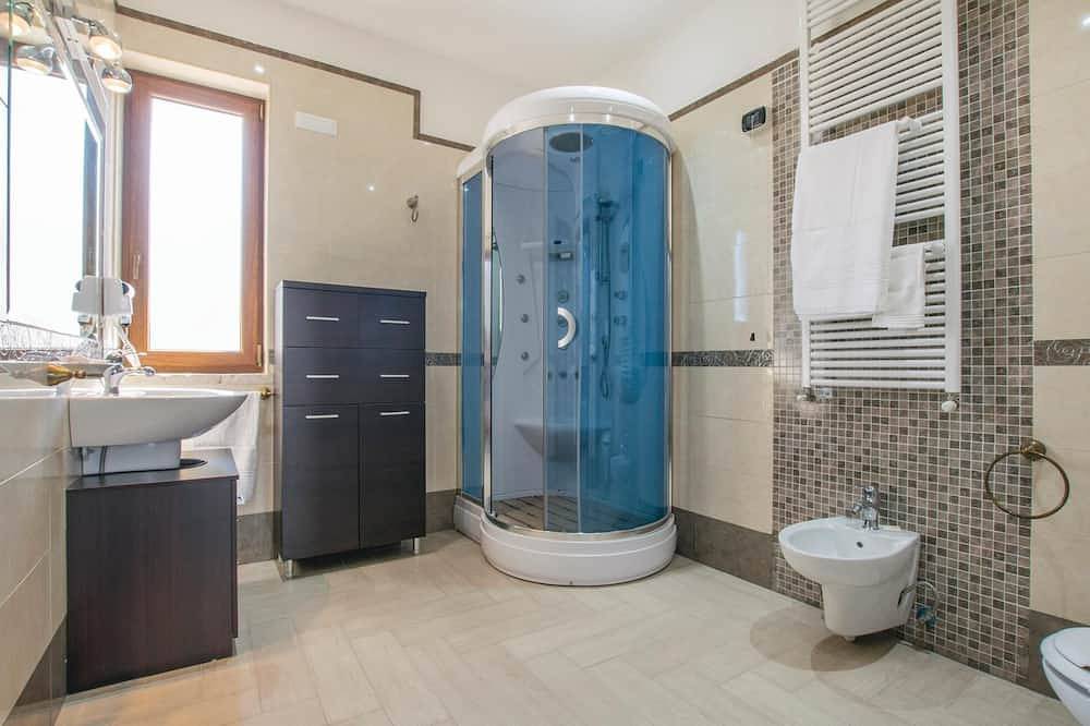 Appartement entier, Superbe appartement de 2 chambres à Grottaglie (Ta) in Grottaglie, Province de Taranto