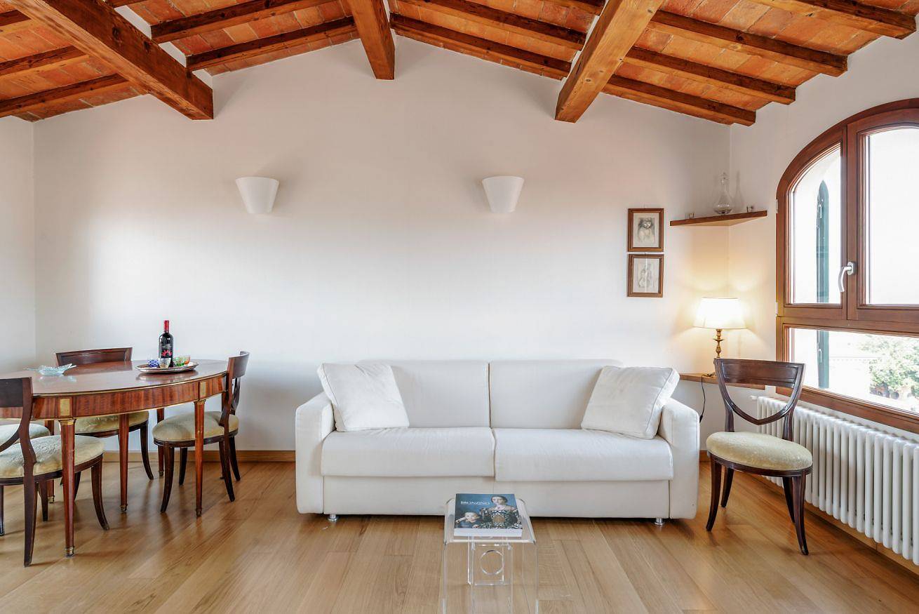 Entire apartment, San Marco Apartment with Panoramic View in Florence city center, Florence