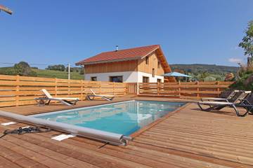 Gîte pour 6 personnes, avec jardin et piscine ainsi que terrasse et jacuzzi dans les Vosges