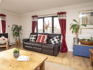 Cottage for 12 People in Trearddur Bay, Isle of Anglesey, Photo 4