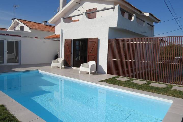 Location de vacances pour 8 personnes, avec piscine et vue sur le lac ainsi que vue et jardin à Torreira - 2