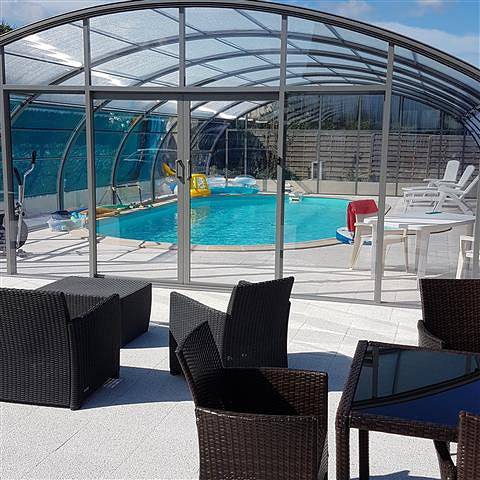 Gîte pour 6 personnes, avec jacuzzi et piscine ainsi que jardin et terrasse à La Pernelle