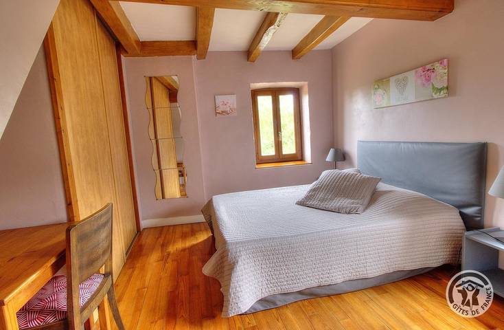 Gîte pour 10 personnes, avec jardin dans Rhône - 4