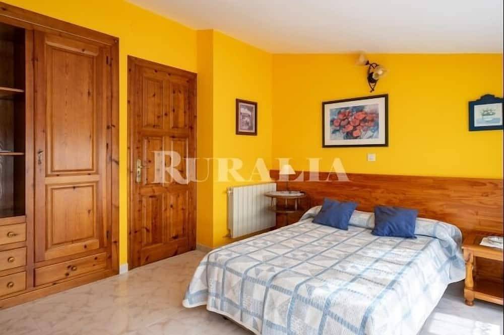 El Cotero Lines country house in Porrúa (Llanes), Northern Spain | 4 guests in Porrúa, Llanes