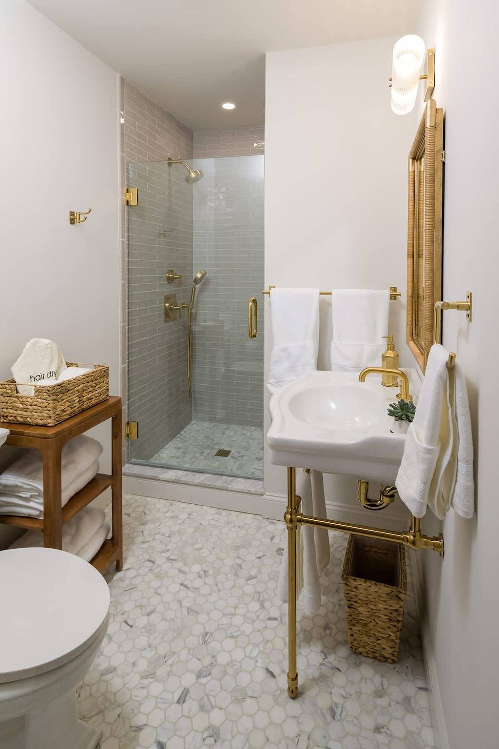 Ganze Wohnung, The Sanctuary Suite - Elegance by the Sea in Newport, Newport County