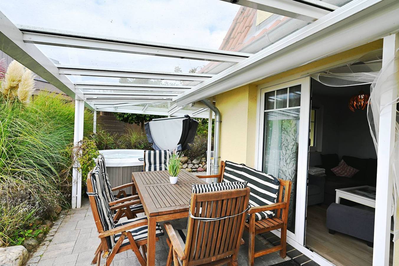 Freistehendes Ferienhaus Kranichhöhe mit Balkon, Terrasse und Whirlpool in Hohwacht in Hohwacht, Hohwachter Bucht