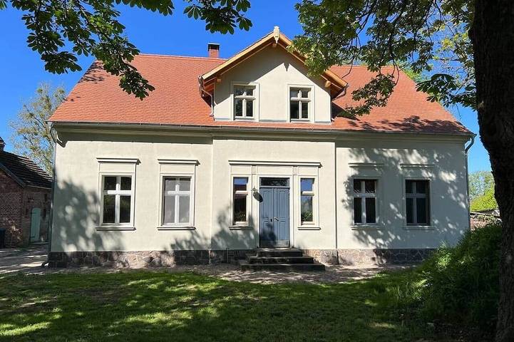 Ferienwohnung für 12 Personen, mit Sauna und Balkon sowie Garten in Fürstenberg/Havel