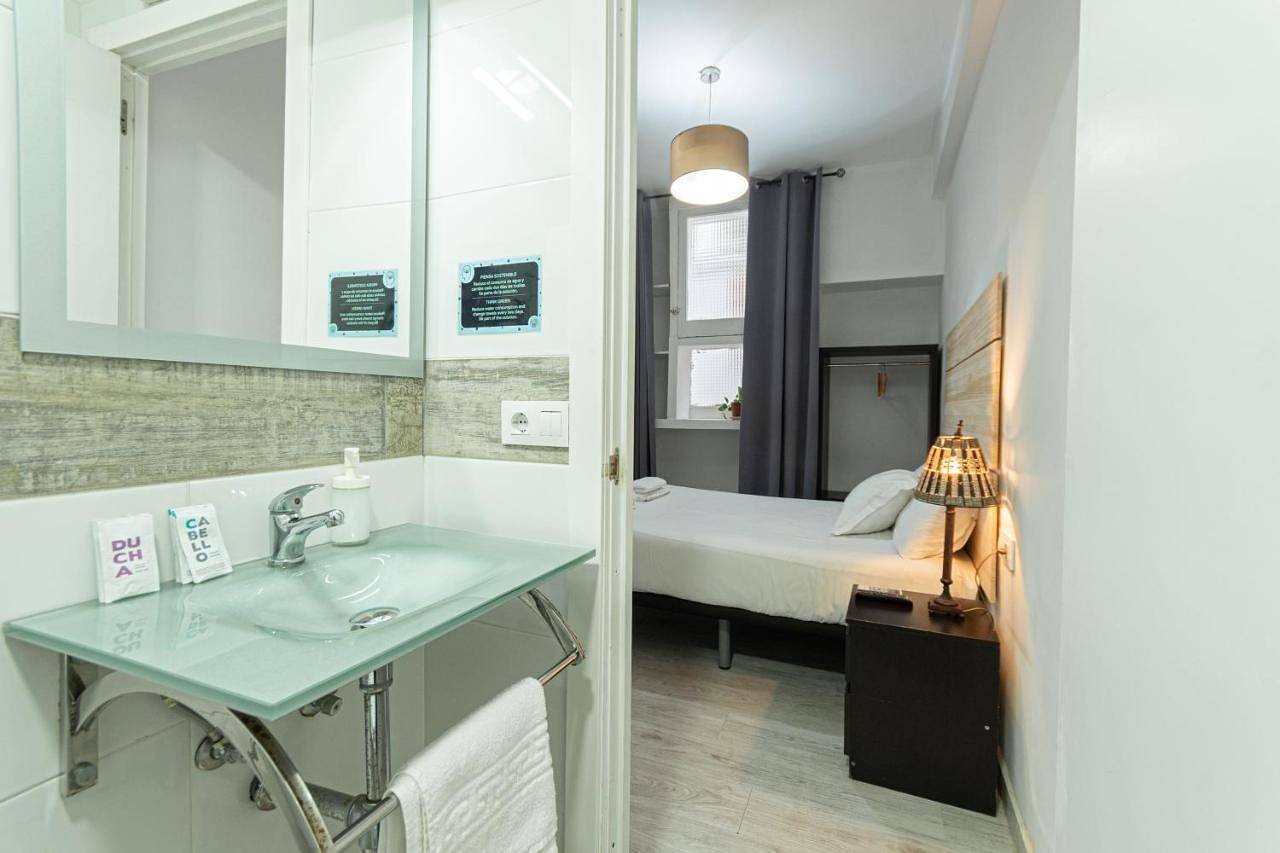 Twin Room with Private Bathroom in Centro Barcelona, Barcelona