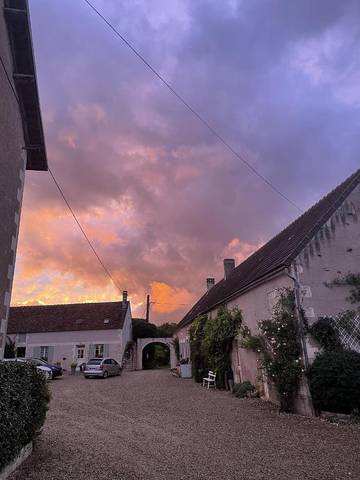 Gîte pour 6 personnes, avec vue et terrasse, animaux acceptés à Druyes-les-Belles-Fontaines
