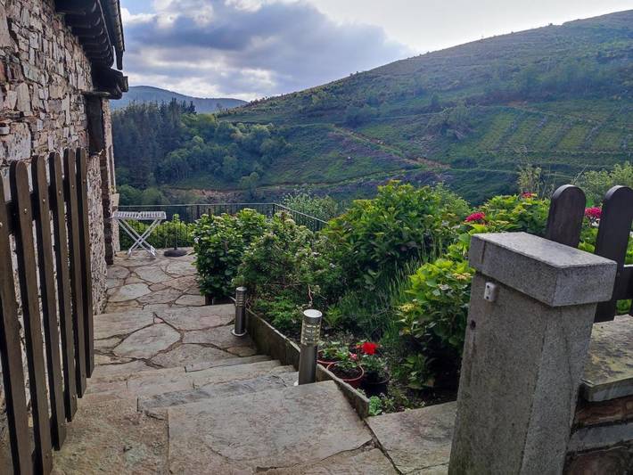 Casa rural para 5 personas, con Balcón y Terraza además de Jardín y Vistas en Eo-Navia - 2