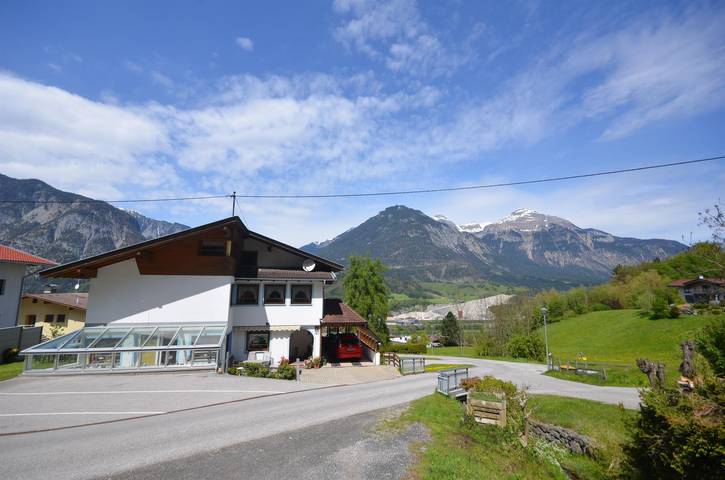 Pension für 2 Personen, mit Balkon und Ausblick sowie Garten, kinderfreundlich im Zillertal - 3