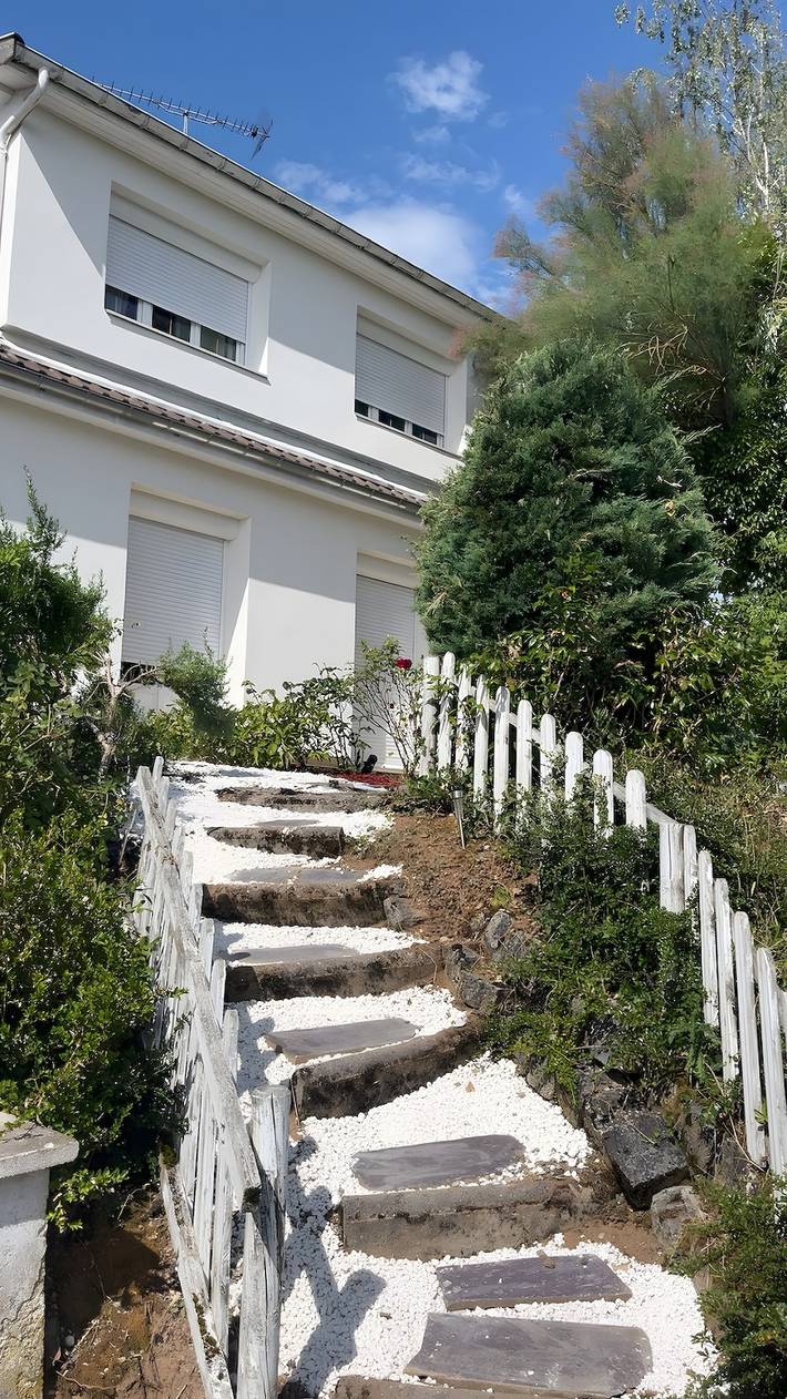 Vakantiehuis voor 10 personen, with Balkon and Tuin as well as Kinderzwembad
