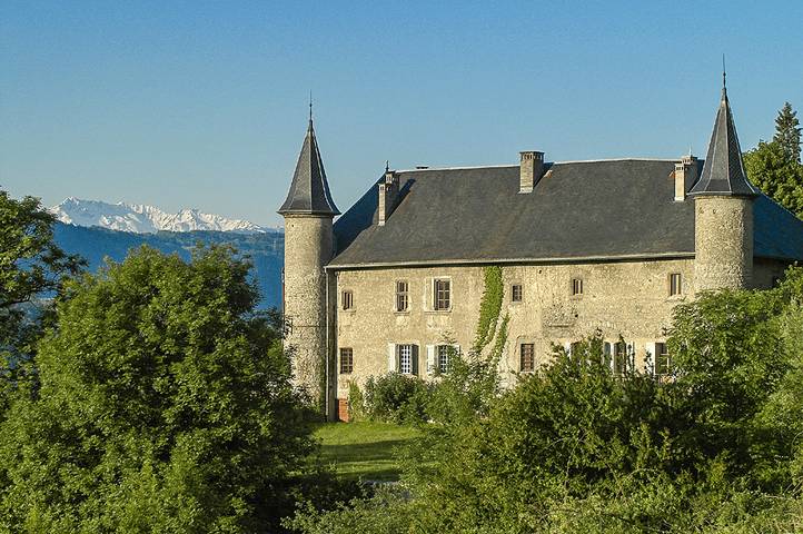 Château pour 20 personnes avec jardin in Saint-Pierre-d'Albigny, Région de Chambéry