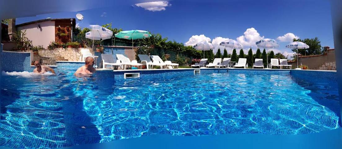 Hotel dla 4 osób, z Balkon i Jacuzzi oraz Taras i Ogród w Złote Piaski