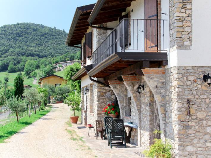 Ferienwohnung für 3 Personen, mit Ausblick und Terrasse sowie Garten, mit Haustier in Gardasee-Lombardei - 4