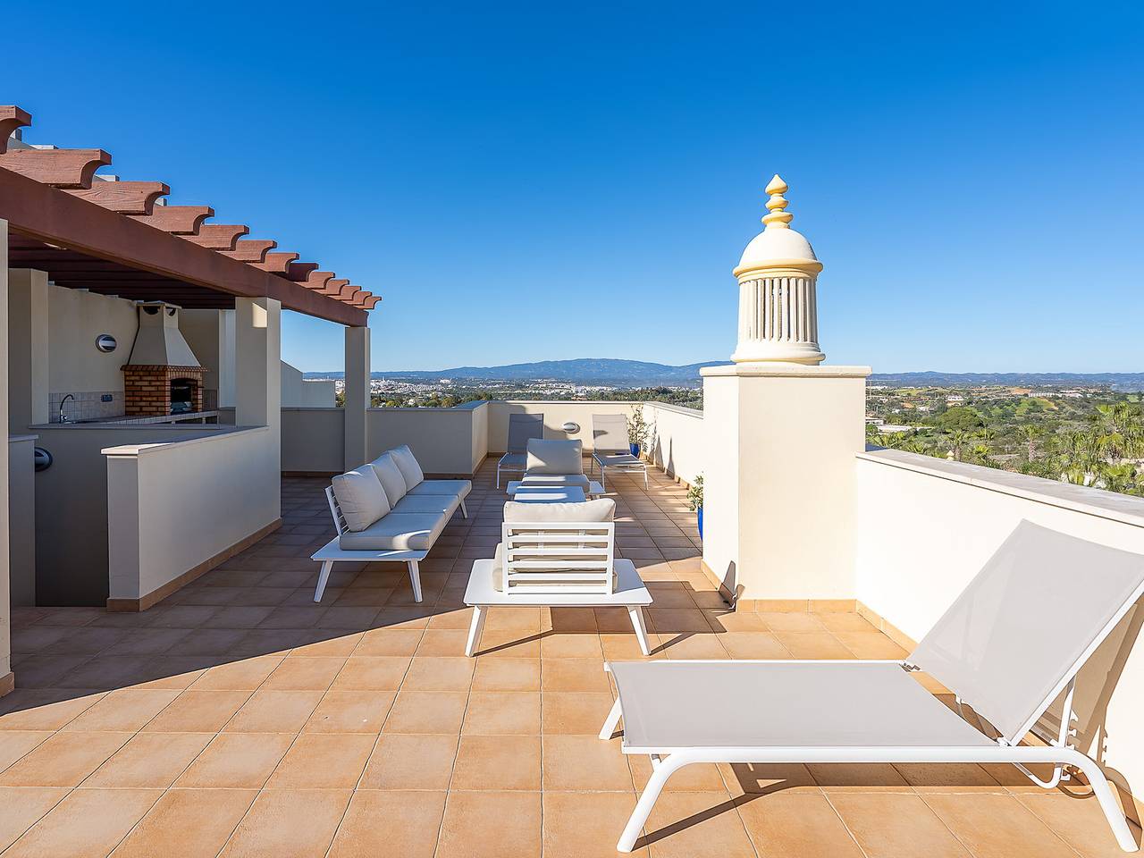 Casa Saudade: Luxuriöses Penthouse mit Jacuzzi und großer Veranda in Estômbar, Ferragudo