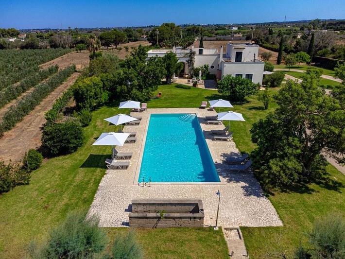 Agriturismo per 3 persone, con Terrazza e Giardino nonché Piscina e Panorama a Gallipoli