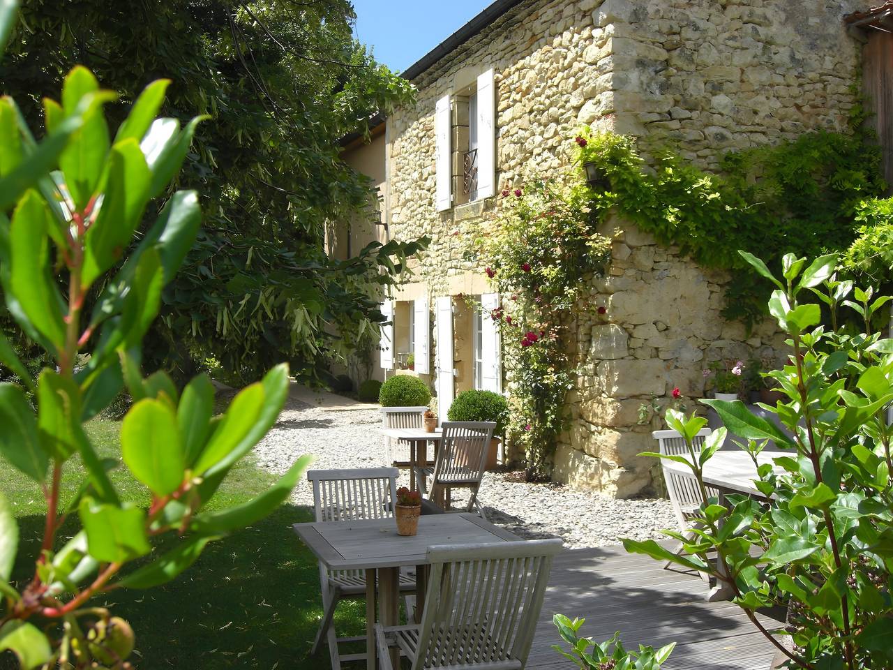 Chambre d’hôtes « Chambre Aubergine » avec piscine partagée, Proche Sarlat in Proissans, Périgord Noir