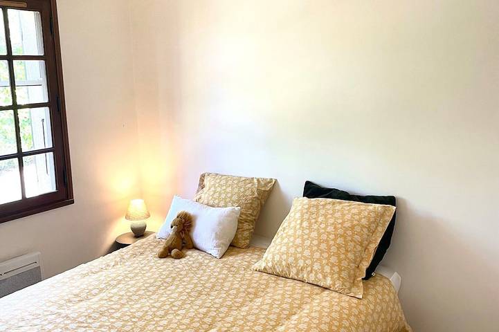 Location de vacances pour 7 personnes, avec jardin ainsi que terrasse et piscine à Tavernes - 4