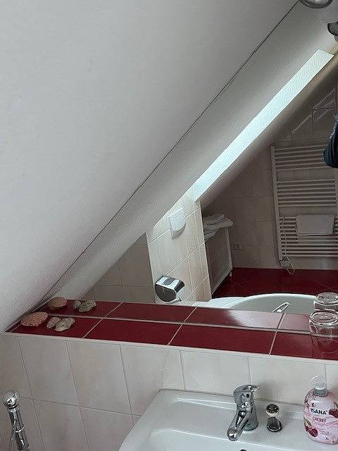 Ganze Ferienwohnung, Ferienwohnung Familie Heß - Fw mit 1 komb. Wohn-/Schlafraum, Kochzeile, Bad, Du+Wc, 50 m², 2 P., 1.Et in Ilmtal, Thüringer Kernland