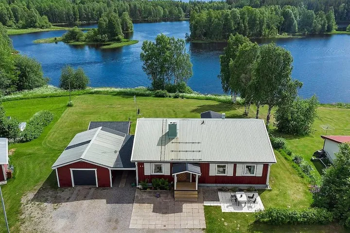 Villa für 7 Personen, mit Seeblick und Ausblick sowie Sauna und Garten, kinderfreundlich - 1