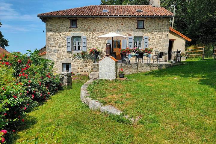 Maison de vacances pour 8 personnes, avec Terrasse et Jardin dans Cayrols