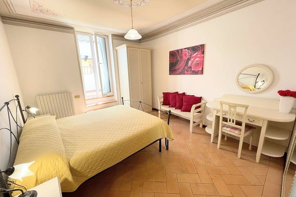 Apartamento entero, Apartamento en el centro de Spoleto con gran terraza soleada con vistas in Spoleto, Provincia de Perugia