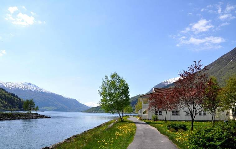 Hôtel pour 3 personnes, avec vue sur le lac ainsi que vue et jardin dans Loen - 4