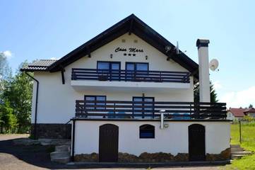 Location de vacances pour 10 personnes, avec vue et jardin dans Dorna-Arini