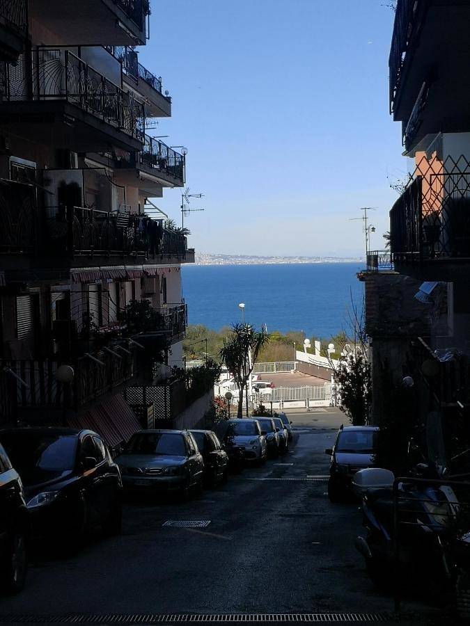 Apartamento para 2 personas, con terraza y vistas, Se admiten mascotas en Sorrento