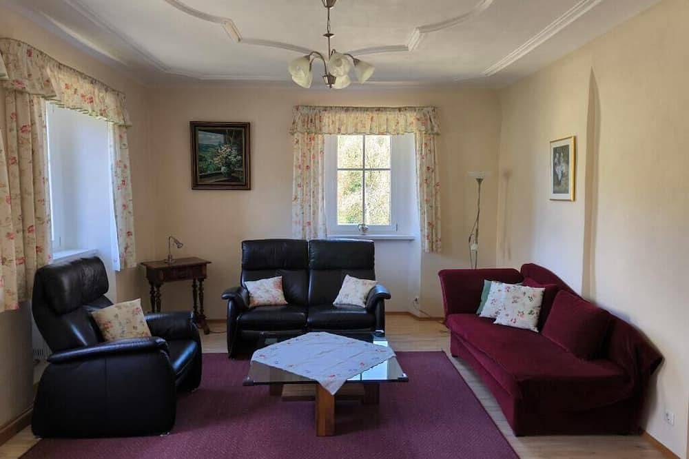 Ganze Wohnung, Großzügige Ferienwohnung (50 qm) für zwei Personen mit eigener Küche und kostenfreiem Wlan in Rothenburg ob der Tauber, Taubertal