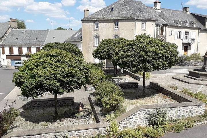 Gîte pour 2 personnes, avec terrasse à Marcenat - 4