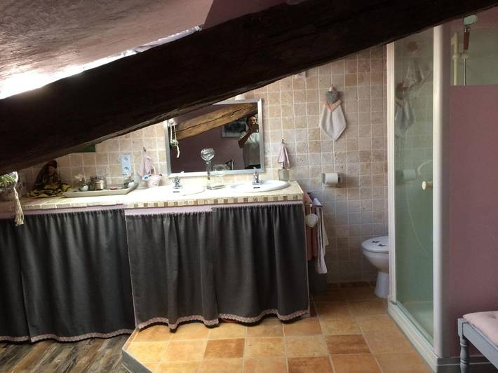 Gîte pour 2 personnes, avec Terrasse et Jardin dans Aigondigné