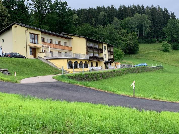 Ferienwohnung für 2 Personen, mit Balkon und Garten sowie Ausblick