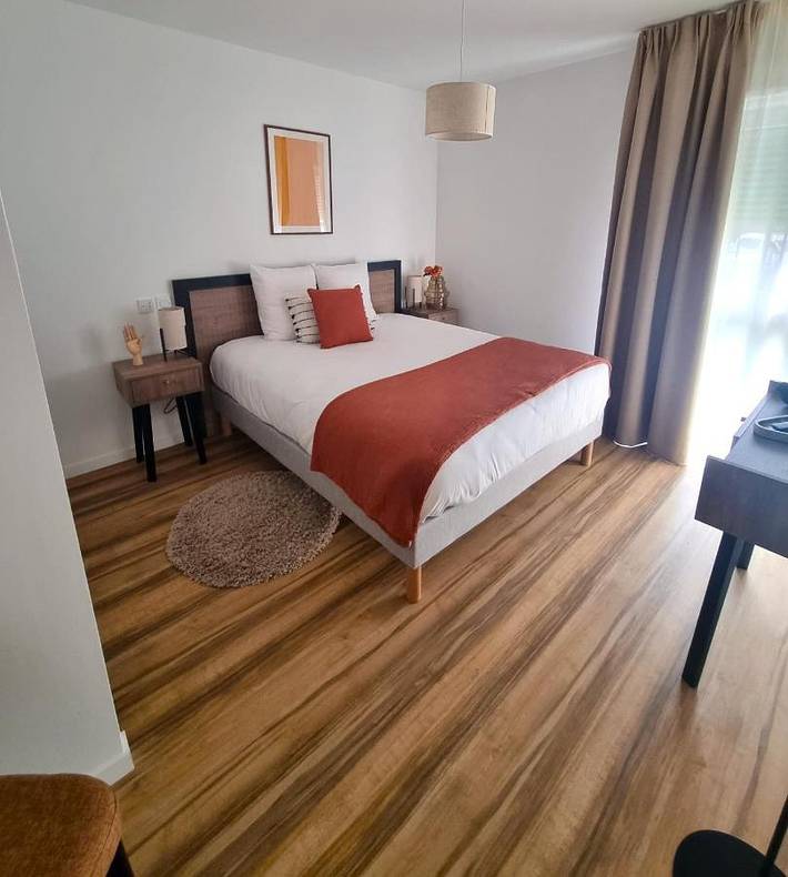 Location de vacances pour 2 personnes, avec vue et sauna ainsi que jardin et piscine à Plombières-lès-Dijon - 4