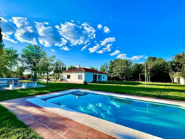 Ferienhaus für 10 Personen, mit Pool und Garten sowie Ausblick, mit Haustier - 1