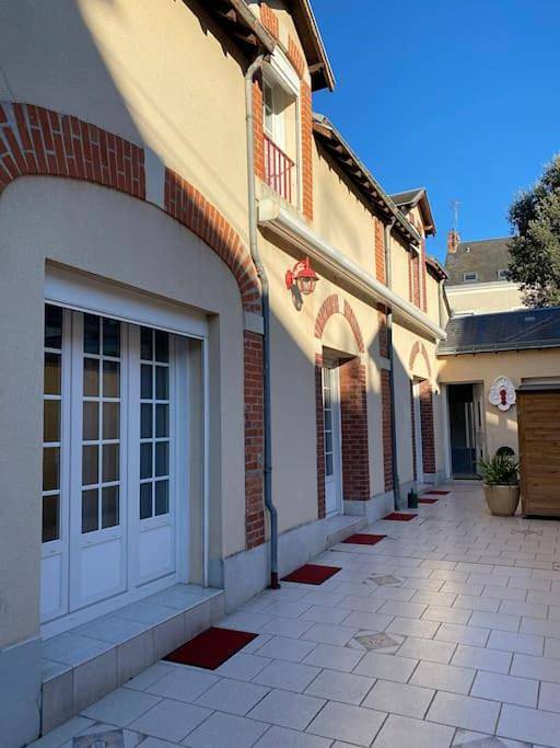 Ferienwohnung für 8 Personen, mit Terrasse in Le Mans